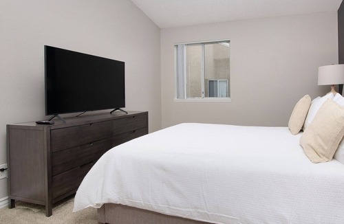 Tustin Apartment | Modern Apartment in Prime Location (ID8449X41)