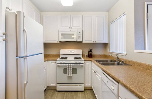 South Redlands Apartment | Modern Apartment in Prime Location (ID8806X71)