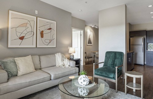 Mission Viejo Apartment | Modern Apartment in Prime Location (ID4415X85)