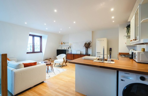 Bayswater Apartment | Modern Apartment with Spacious Terrace Near Hyde Park