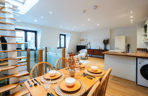 Bayswater Apartment | Modern Apartment with Spacious Terrace Near Hyde Park