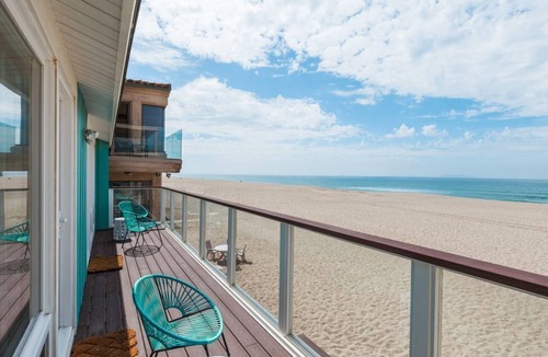 Oxnard Shores House | Modern Beach Front Bungalow