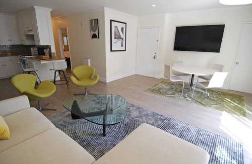 Playa Del Rey Apartment | Modern Beach Life, Upper Unit