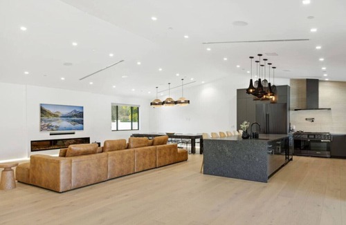 Lake Balboa House | Modern Bohemian 5BD w/Pool