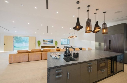 Lake Balboa House | Modern Bohemian 5BD w/Pool