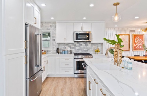 Placentia House | Modern Bright Remodeled Private House Near Disney/LA