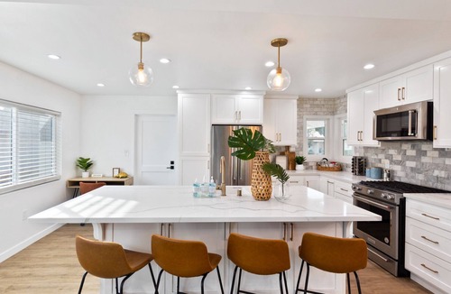 Placentia House | Modern Bright Remodeled Private House Near Disney/LA