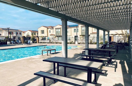 Fontana House | Modern Chic Home w Shared Pool by Kaiser Speedway - Honest Homes