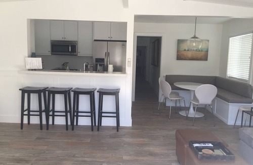 West Newport House | MODERN, CLEAN BEACH HOUSE steps to the sand with AC, Bikes, Parking, Beach Gear