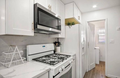 Modesto House | Modern Comfort in a Charming Cottage