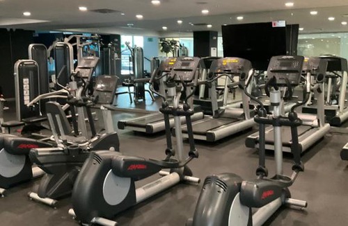 Rampart Village Apartment | Modern condo with pool ,near Hollywood,DTLA, melrose