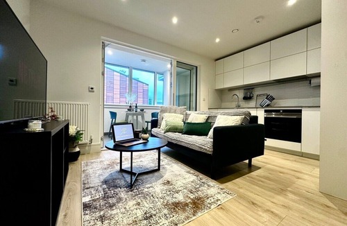 Wembley Park Apartment | Modern Cosy Apartment With Gym & Cinema Room