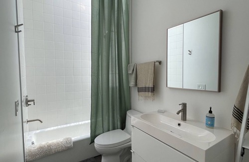 Sunset Park Apartment | Modern cozy Santa Monica Studio w/Patio - 18 blocks from the beach!
