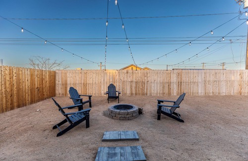 Ridgecrest House | Modern Desert Escape + EV Charging!