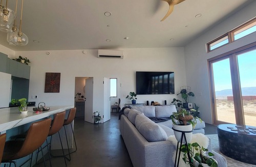 Twentynine Palms House | Modern Desert Roots Retreat Stargazing Nights & Joshua Tree Views, Near Park