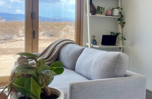 Twentynine Palms House | Modern Desert Roots Retreat Stargazing Nights & Joshua Tree Views, Near Park