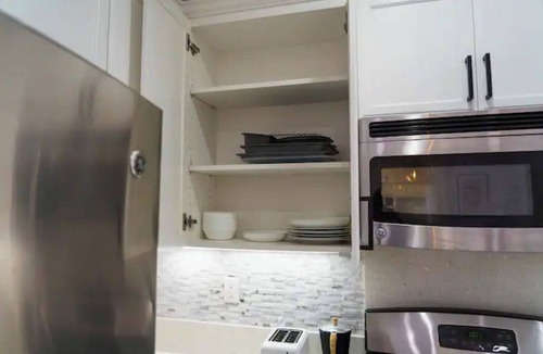 Azusa House | Modern Designer Home w/King Bed - 30 minutes to all the theme parks!