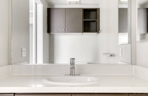 Little Tokyo Apartment | Modern Downtown 2BR w/ Pool, W/D & Gym, near 7th St Metro, by Blueground