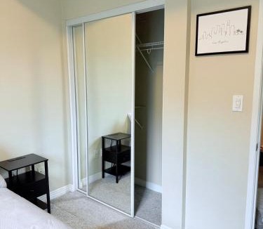 Vernon Apartment | Modern DTLA Apt with City View