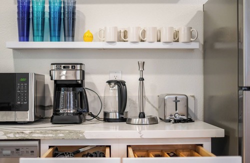Upland House | Modern Elegance: Fully Remodeled Guest House Oasis