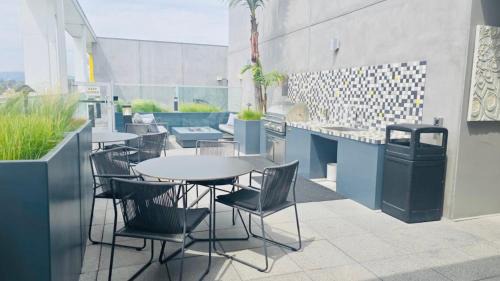 Westwood Apartment | Modern Executive Suite near Sony Studios, Hollywood & Beverly Hills