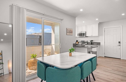 Altadena Apartment | Modern Family Getaway With Spacious Living Areas