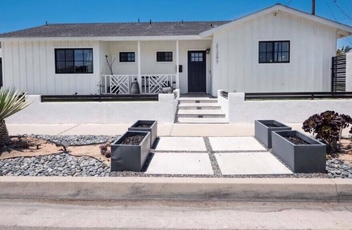 Cypress House | MODERN FARMHOUSE living centrally located!