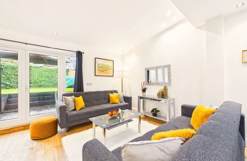 West Hendon Apartment | Modern Garden Flat with Free Parking