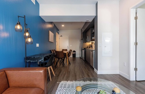 Hollywood Apartment | Modern Gem in Hollywood
