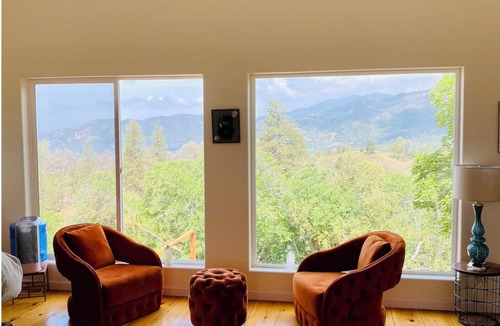 California Hot Springs House | Modern House 5 acr in Sequoia National Forest with Hot Tub, Sauna and Playground