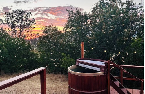 California Hot Springs House | Modern House 5 acr in Sequoia National Forest with Hot Tub, Sauna and Playground