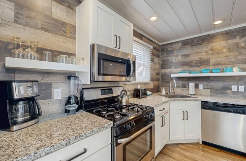 Lakeside Park Cabin | Modern Hideaway with Hot Tub & Firepit | Walk to Beach & Heavenly Village
