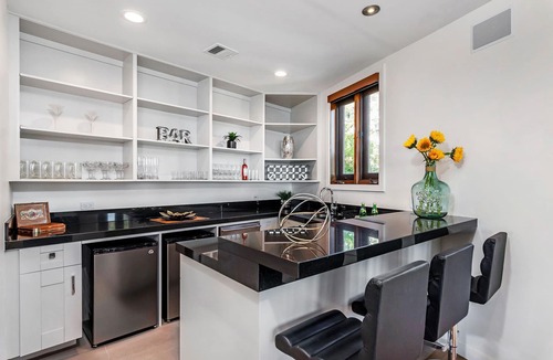 Hollywood Hills West Villa | Modern Hollywood Hills Villa Pool & Spa Sauna Game Room Rooftop Deck