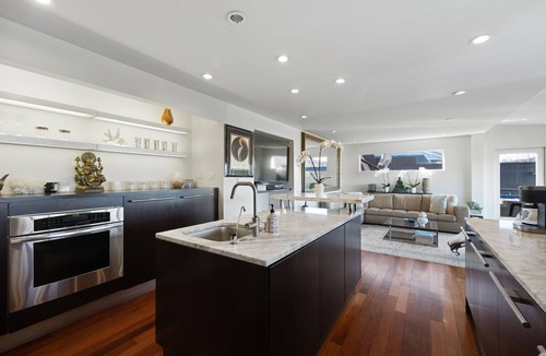 Hollywood Hills House | Modern Home Hollywood Hills, Skyline Views, Private Sauna