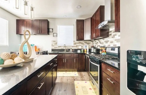 Midway City House | Modern Home Near Disneyland, Beaches, and Little Saigon