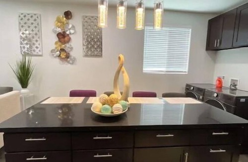 Midway City House | Modern Home Near Disneyland, Beaches, and Little Saigon