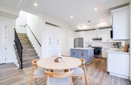 Pasadena House | Modern Home w/Backyard 5-10min to CalTech/PCC