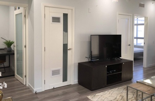 Downtown House | Modern Light Filled Apartment in Glendale