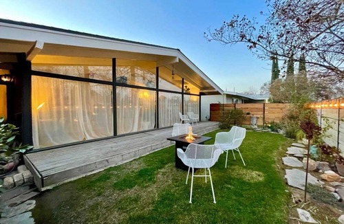 Merced House | Modern, Light filled & Cozy 3bed Home