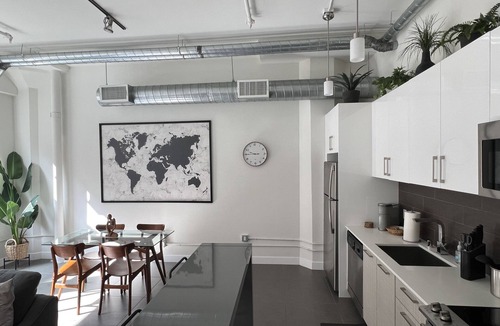 Downtown Los Angeles Condo | Modern Loft-Rooftop with City view, Pool, Spa, Gym and Free parking!
