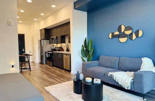 Hollywood Apartment | Modern London Style Home in Hollywood -Free Parking 10mins to Universal Studios