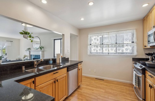 Serra Highlands House | Modern LUX/<10 min from SFO/Garden Oasis