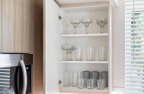 Santa Ana Condo | Modern Luxury Apt- South Coast Plaza/JWA/Disney