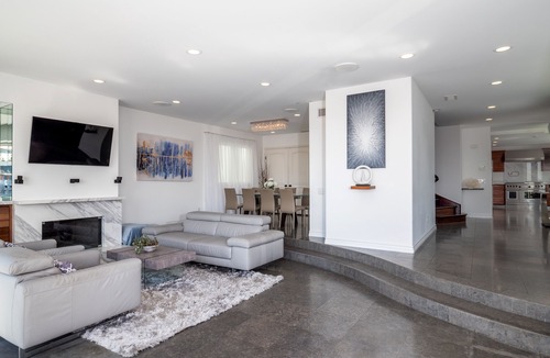 Balboa Peninsula House | Modern Luxury - Beachfront Cape Cod