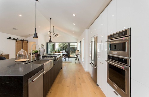 Larchmont House | Modern Luxury Bungalow with a Pool in Larchmont Village