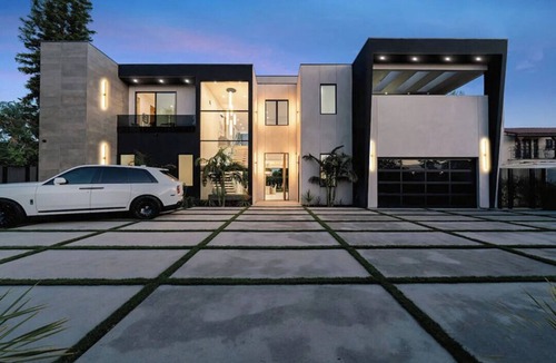 Sherman Oaks House | Modern Luxury Estate in Sherman Oaks