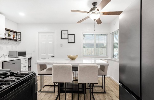 Lompoc House | Modern Mountain View home