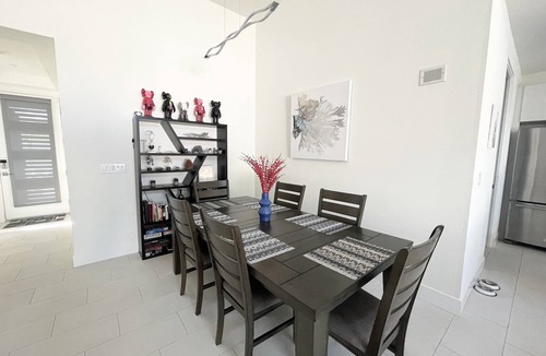 Racquet Club West House | Modern Oasis Home in Palm Springs - 5 beds