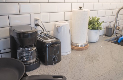 East Pasadena Apartment | Modern Private Cozy Suite - Mins from Everything