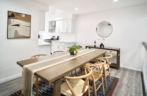 Arcadia House | Modern Remodeled 3B3B Townhouse, Pet Friendly, Central Location, Private Baths